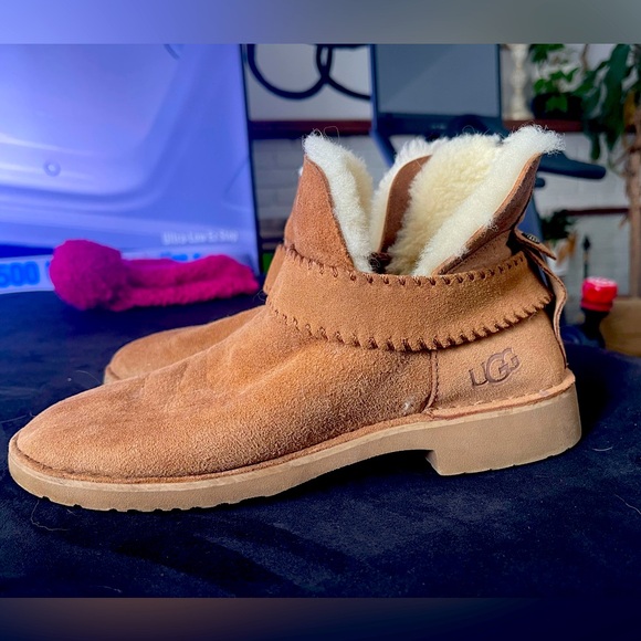 Ugg ankle boot - Picture 2 of 3